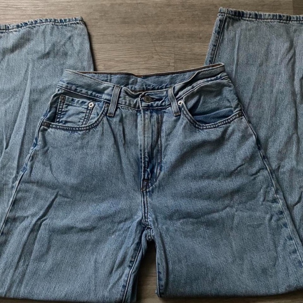 Light wash Levi’s 🩵